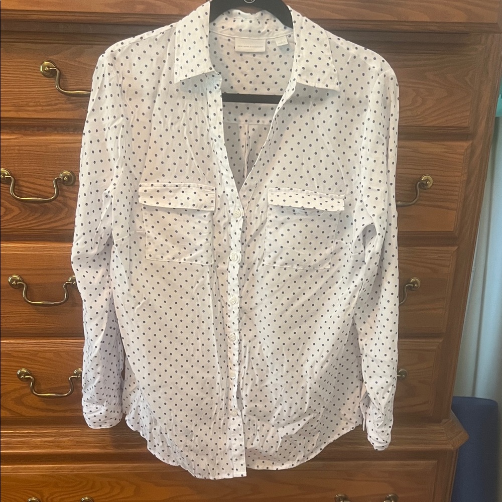 New York and Company White Polka Dot Button-Up Shirt